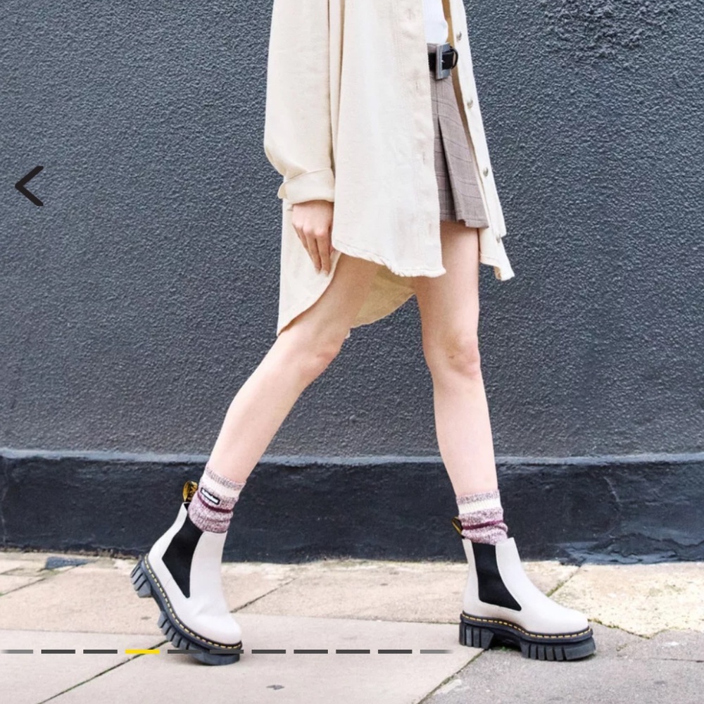 Dr. Marten Audrick Chelsea Boots - Picture 2 of 4
